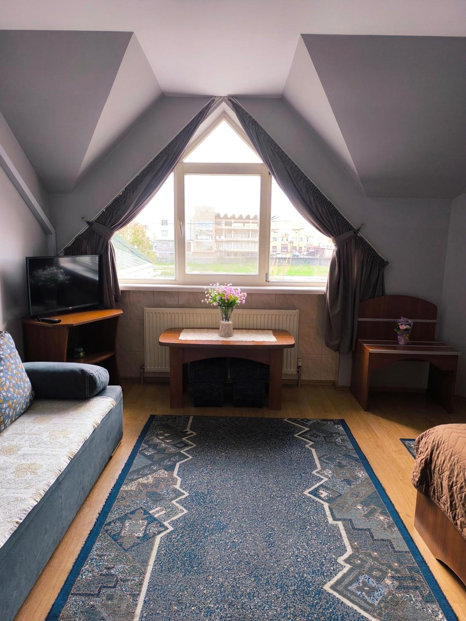 Hotel Delfin Mukačevo Pokoj fotografie