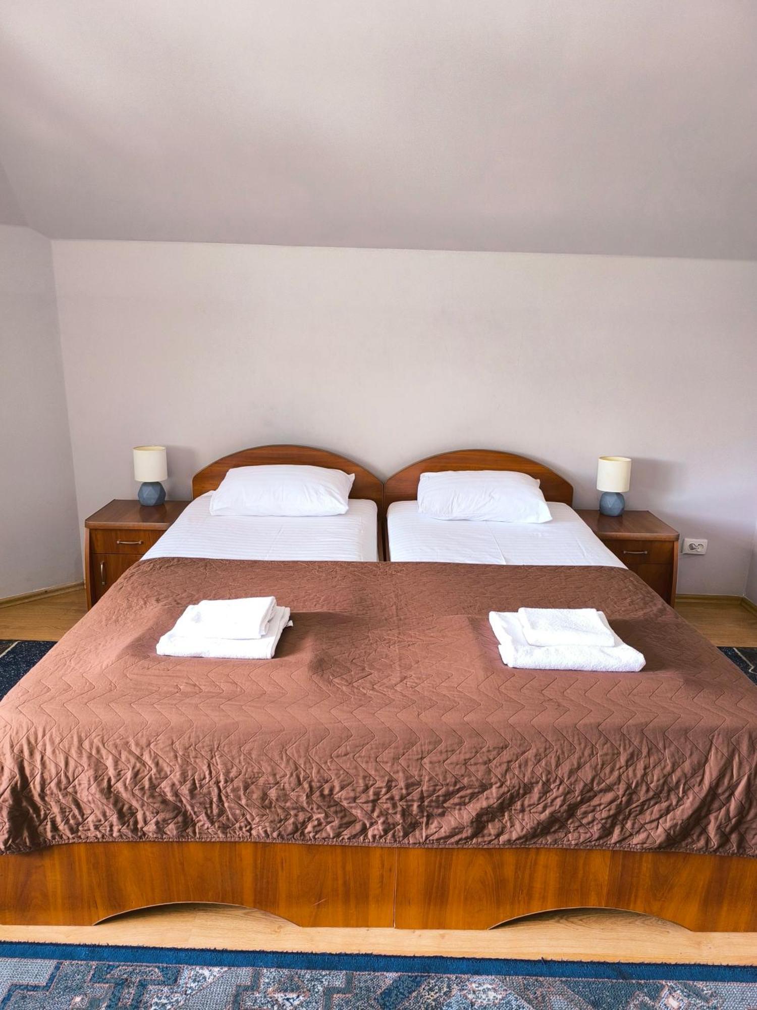 Hotel Delfin Mukačevo Pokoj fotografie