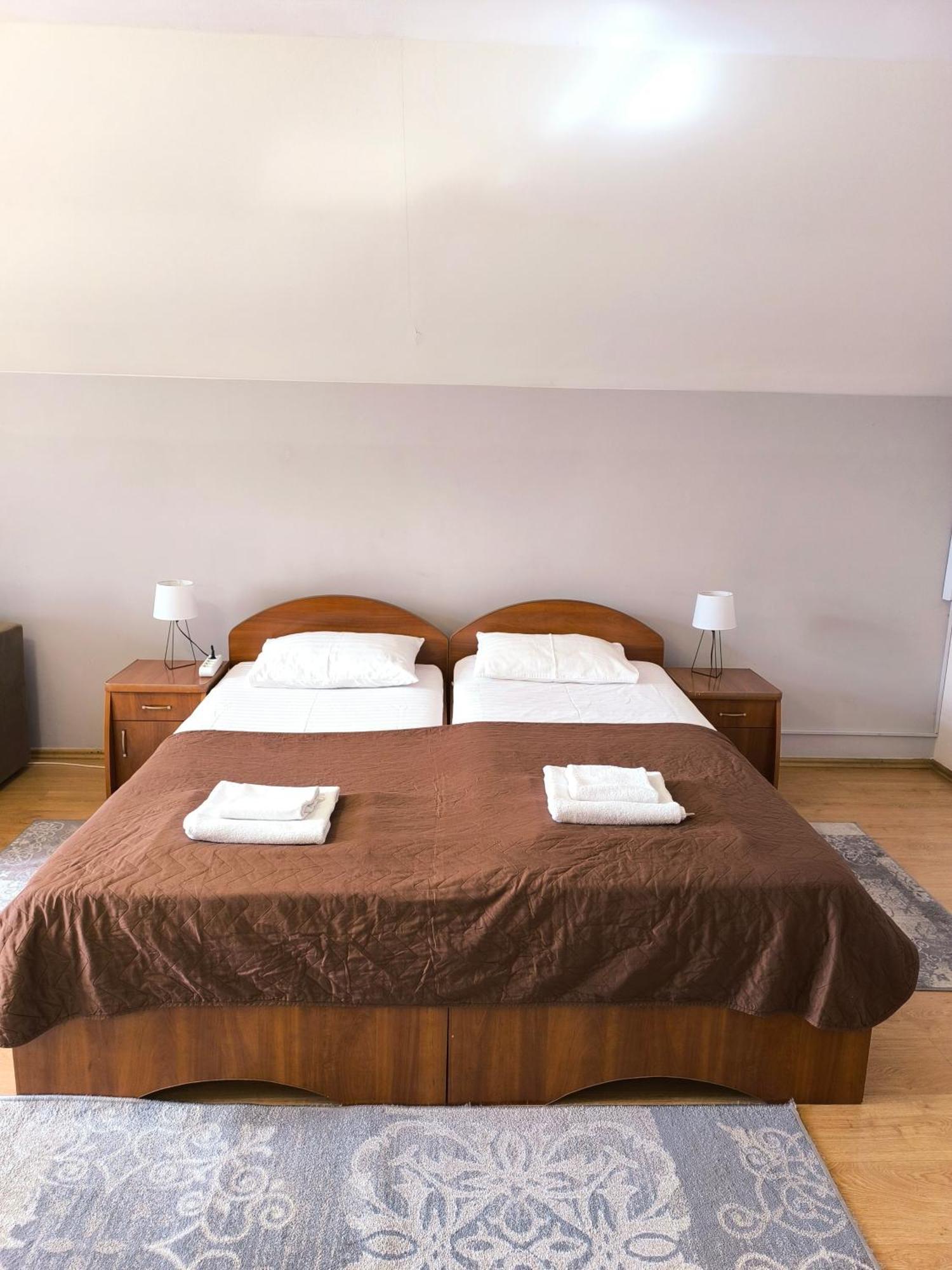 Hotel Delfin Mukačevo Pokoj fotografie