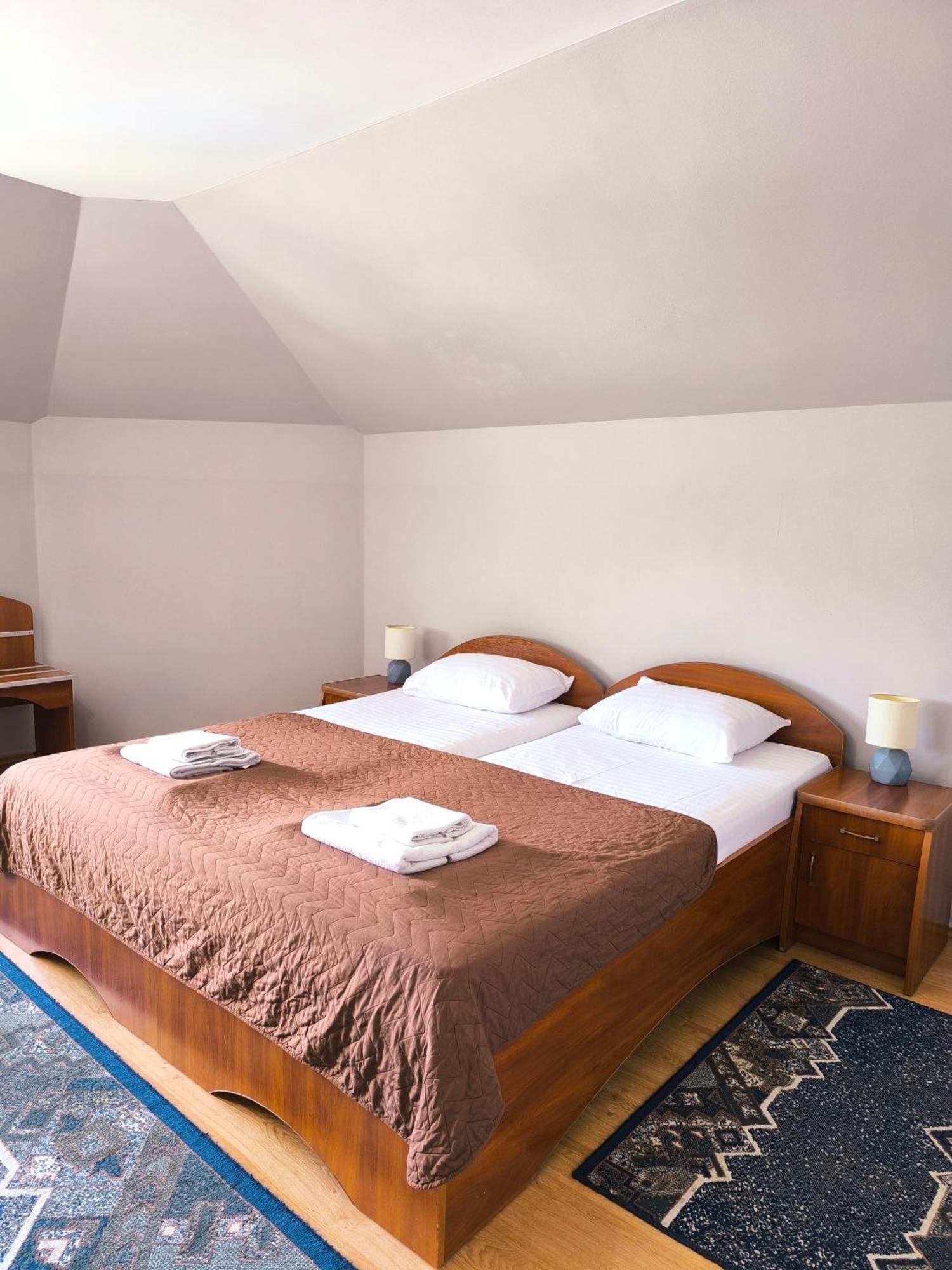Hotel Delfin Mukačevo Pokoj fotografie